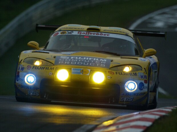 Titel-Bild zur News: Die Zakspeed-Viper absolvierte bei den 24h Nürburgring 2003 die meisten Runden
