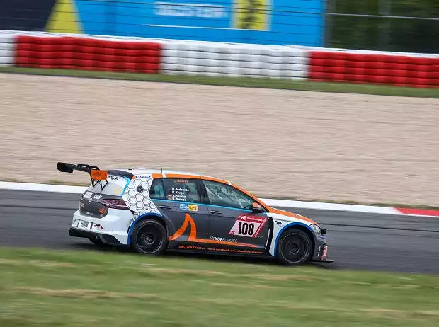24h Nürburgring 2023: Golf GTI TCR von Sharky-Racing Titel-Bild zur News: 24h Nürburgring 2023: Golf GTI TCR von Sharky-Racing