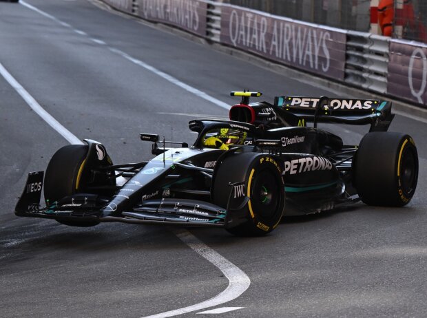 Lewis Hamilton im Mercedes W14 beim Freitagstraining der Formel 1 in Monaco 2023