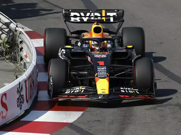 Max Verstappen (Red Bull RB19) beim Formel-1-Rennen Titel-Bild zur News: Max Verstappen (Red Bull RB19) beim Formel-1-Rennen