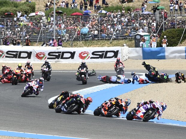 Startunfall im MotoGP-Sprint in Jerez 2023