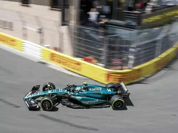 Fernando Alonso (Aston Martin AMR23) beim Training zum Formel-1-Rennen in Monaco 2023 Titel-Bild zur News: Fernando Alonso (Aston Martin AMR23) beim Training zum Formel-1-Rennen in Monaco 2023