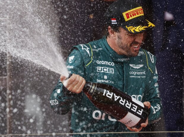 Fernando Alonso (Aston Martin) jubelt über Platz zwei beim Formel-1-Rennen in Monaco 2023 Fernando Alonso (Aston Martin) jubelt über Platz zwei beim Formel-1-Rennen in Monaco 2023
