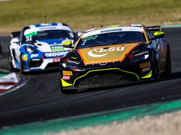 Siegerauto: Der Aston Martin Vantage GT4 von Sasse/Ortmann Siegerauto: Der Aston Martin Vantage GT4 von Sasse/Ortmann