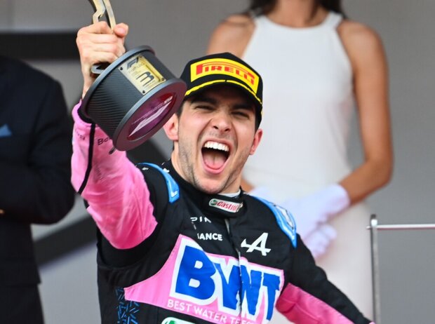 Esteban Ocon bejubelt Platz drei beim Formel-1-Rennen in Monaco 2023 Esteban Ocon bejubelt Platz drei beim Formel-1-Rennen in Monaco 2023