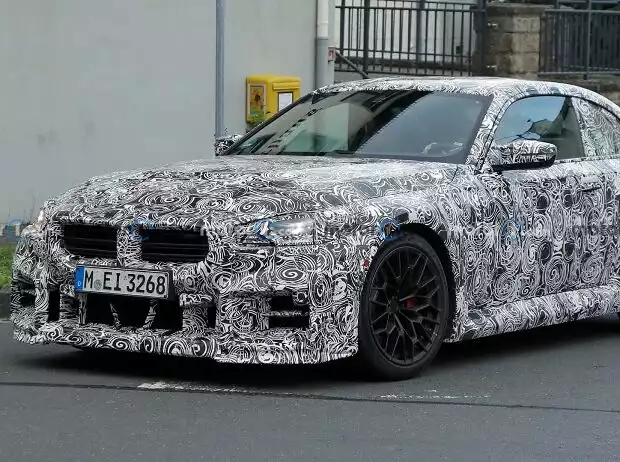 2025 BMW M2 CS Spionagefoto Titel-Bild zur News: 2025 BMW M2 CS Spionagefoto