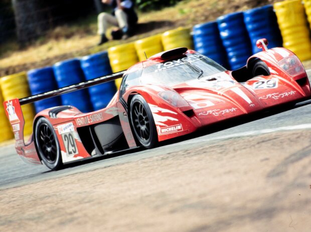 Titel-Bild zur News: Ralf Kelleners, Thierry Boutsen, Geoff Lees (Toyota GT-One) bei den 24h Le Mans 1998