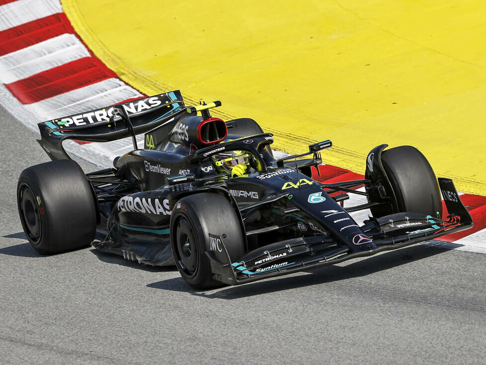 Lewis Hamilton (Mercedes W14) im Training zum Formel-1-Rennen in Barcelona 2023