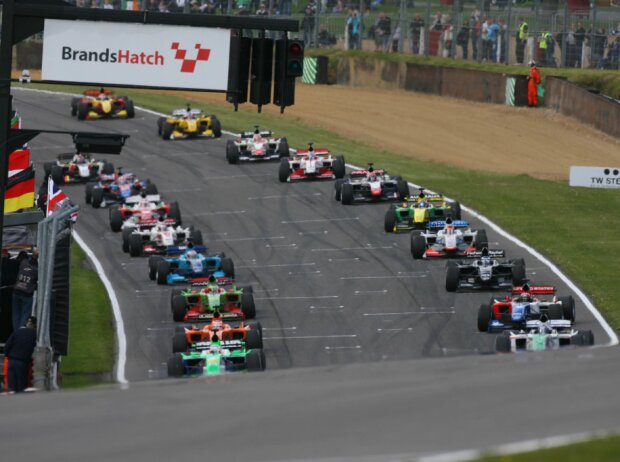 Startaufstellung zum letzten A1GP-Rennen in Brands Hatch 2009