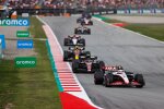 Guanyu Zhou (Alfa Romeo), Nico Hülkenberg (Haas) und Sergio Perez (Red Bull) 