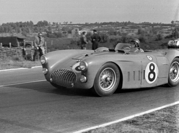 Titel-Bild zur News: Pierre Levegh (Talbot-Lago T26 GS Spyder) bei den 24h Le Mans 1952