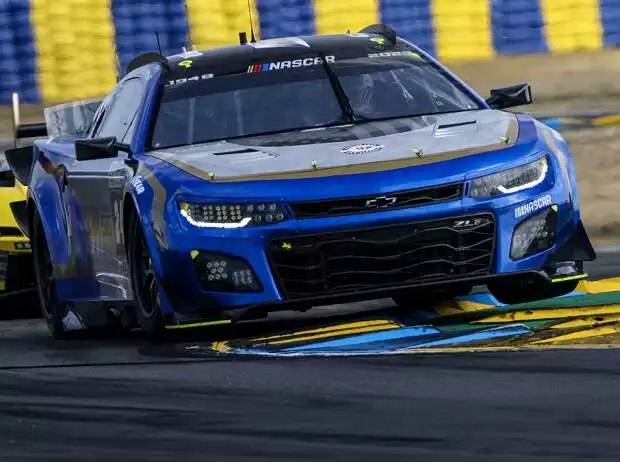Titel-Bild zur News: NASCAR-Auto bei den 24h Le Mans 2023