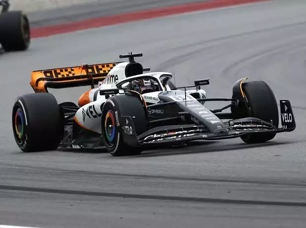 Oscar Piastri im McLaren MCL60 Titel-Bild zur News: Oscar Piastri im McLaren MCL60