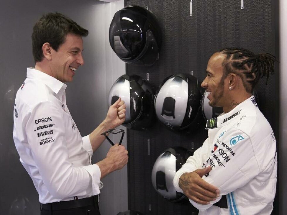 Mercedes-Teamchef Toto Wolff und Lewis Hamilton
