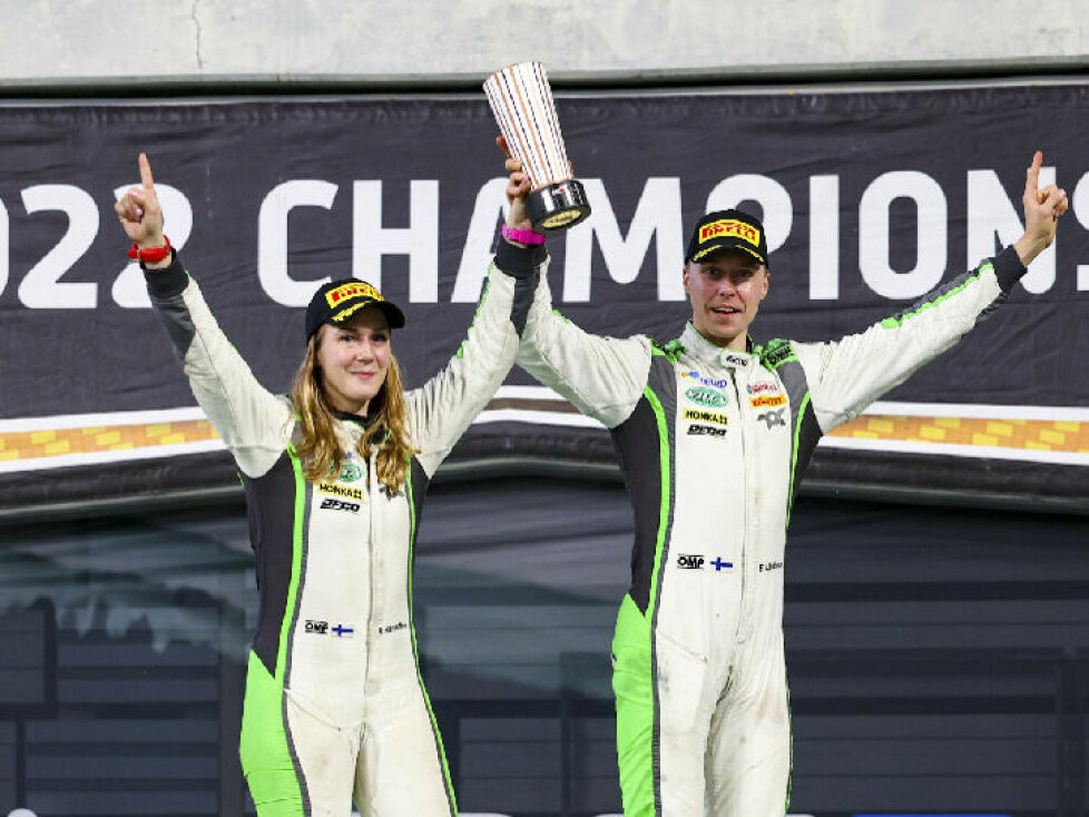 Emil Lindholm und Beifahrerin Reeta Hämälainen