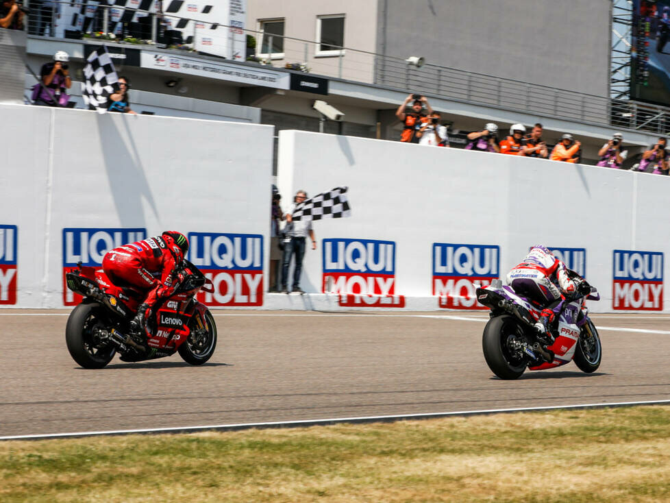 Fotofinish beim GP Deutschland 2023 auf dem Sachsenring: 1. Jorge Martin, 2. Francesco Bagnaia