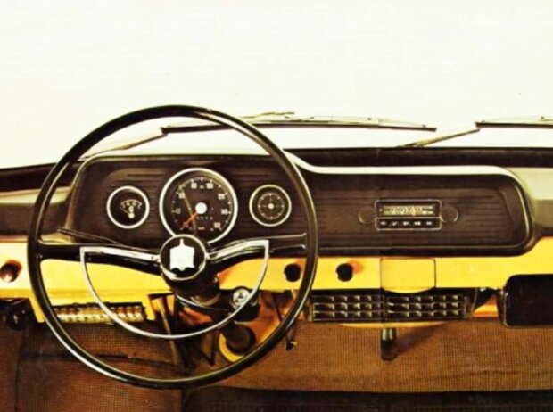 Das Armaturenbrett erinnerte stark an den DKW Fissore - auf dem Foto das Cockpit des 1973er Brasilia
