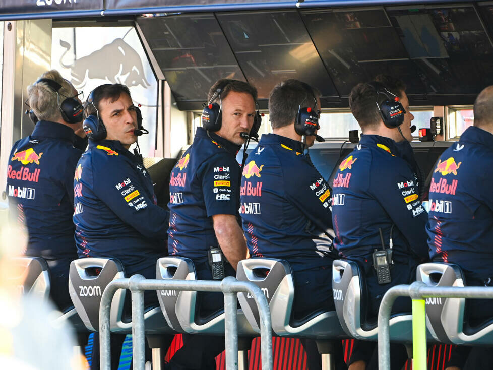 Christian Horner und der Red-Bull-Kommandostand