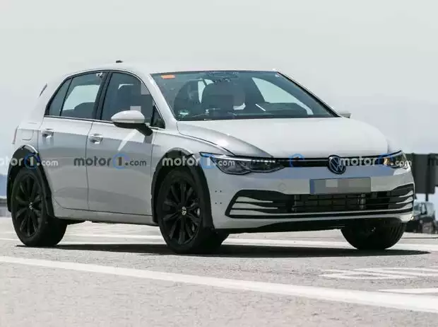Zweite Generation VW T-Roc als Versuchsträger in Golf-Optik Titel-Bild zur News: Zweite Generation VW T-Roc als Versuchsträger in Golf-Optik
