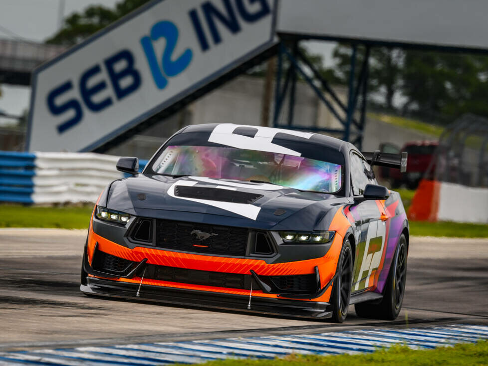 Ford Mustang GT4