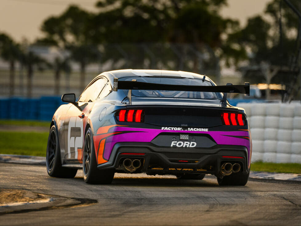 Ford Mustang GT4