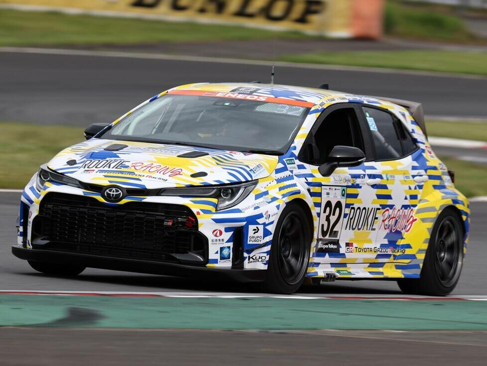 Toyota ist Vorreiter beim Einsatz von Wasserstoff-Verbrennungsmotoren im Motorsport. Seit 2021 erprobt Gazoo Racing die Technologie im harten Renneinsatz. Das Foto zeigt den GR Corolla H2 Concept beim 24-Stunden-Rennen 2023 in Fuji, Japan.