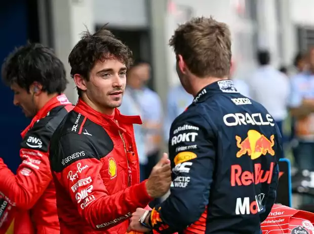 Charles Leclerc (Ferrari) und Max Verstappen nach dem Qualifying zum Formel-1-Rennen in Spielberg 2023 Titel-Bild zur News: Charles Leclerc (Ferrari) und Max Verstappen nach dem Qualifying zum Formel-1-Rennen in Spielberg 2023