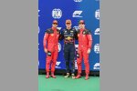 Carlos Sainz (Ferrari), Max Verstappen (Red Bull) und Charles Leclerc (Ferrari) 
