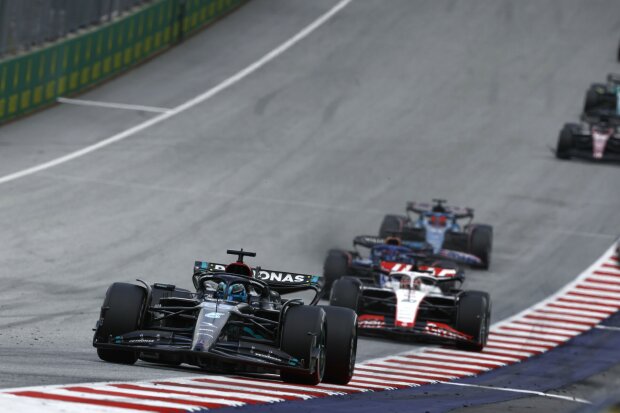 Alexander Albon George Russell Kevin Magnussen Haas Haas F1Williams Williams F1 ~Alexander Albon (Williams), George Russell (Mercedes) und Kevin Magnussen (Haas) ~ Alexander Albon George Russell Kevin Magnussen Haas Haas F1Williams Williams F1 ~Alexander Albon (Williams), George Russell (Mercedes) und Kevin Magnussen (Haas) ~
