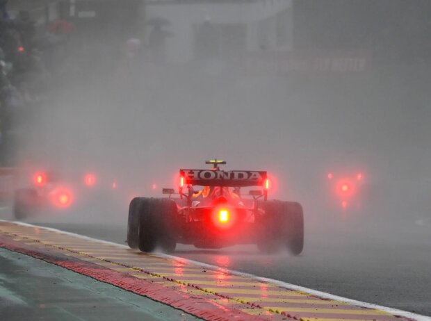 Titel-Bild zur News: Sergio Perez (Red Bull) beim Formel-1-Rennen in Belgien 2021