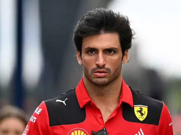 Ferrari-Fahrer Carlos Sainz beim Medientag vor dem Formel-1-Rennen in Silverstone 2023 Titel-Bild zur News: Ferrari-Fahrer Carlos Sainz beim Medientag vor dem Formel-1-Rennen in Silverstone 2023