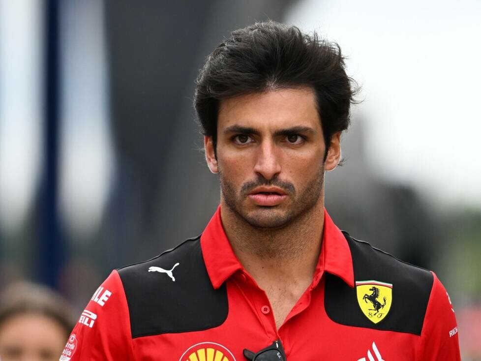 Ferrari-Fahrer Carlos Sainz beim Medientag vor dem Formel-1-Rennen in Silverstone 2023