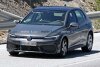 Bild zum Inhalt: VW Golf GTE (2024): Facelift gibt Erlkönig-Debüt mit XL-Display