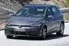 Bild zum Inhalt: VW Golf GTE (2024): Facelift gibt Erlkönig-Debüt mit XL-Display