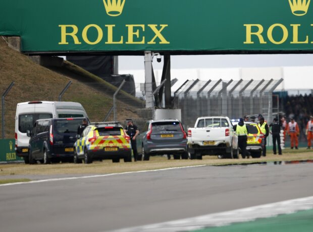 Polizeieinsatz nach Protestaktion in Silverstone Polizeieinsatz nach Protestaktion in Silverstone