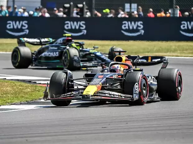 Max Verstappen, Lewis Hamilton Titel-Bild zur News: Max Verstappen, Lewis Hamilton