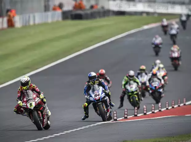 WSBK Start Titel-Bild zur News: WSBK Start