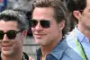 Bild zum Inhalt: Brad Pitt im Fahrer-Briefing: "Er war einfach einer der Jungs"