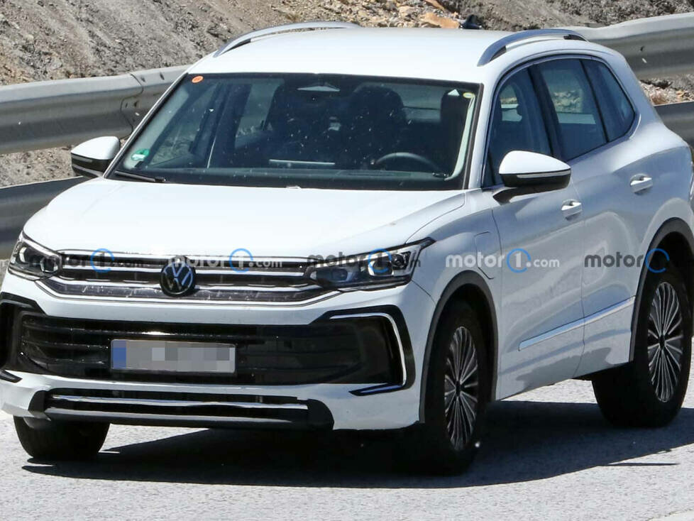 2024 VW Tiguan PHEV Erlkönig