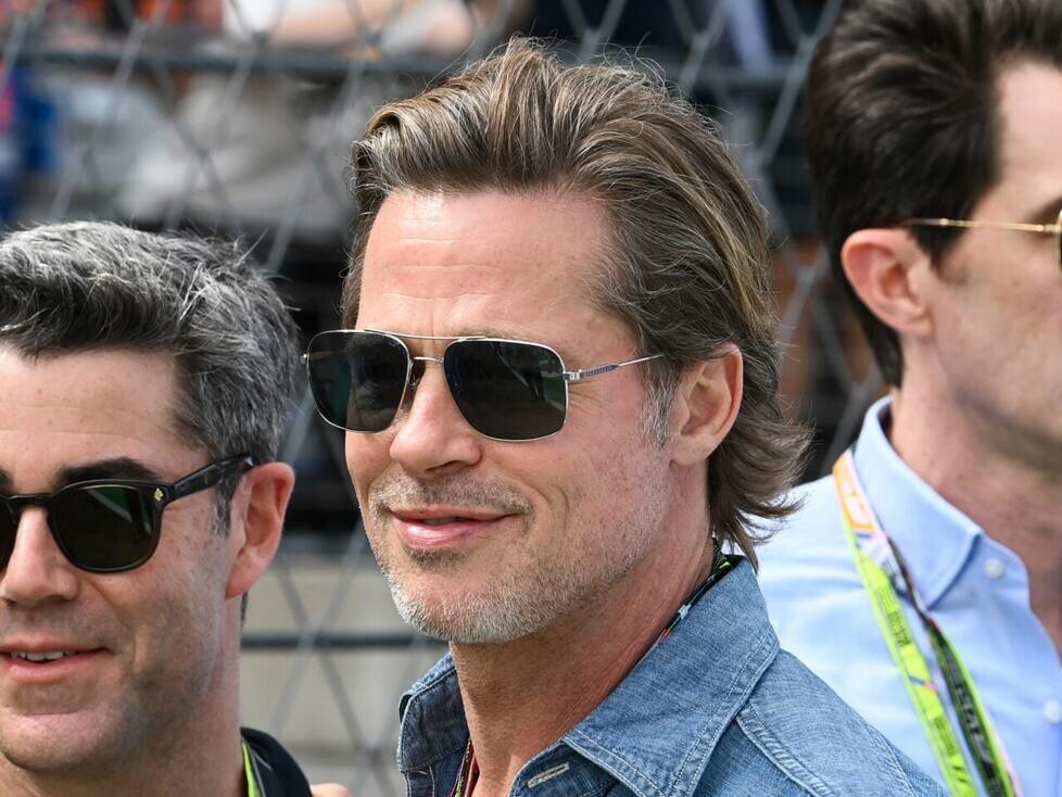 Schauspieler Brad Pitt bei der Formel 1