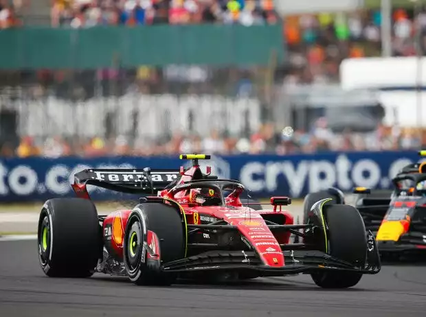 Carlos Sainz, Sergio Perez Titel-Bild zur News: Carlos Sainz, Sergio Perez
