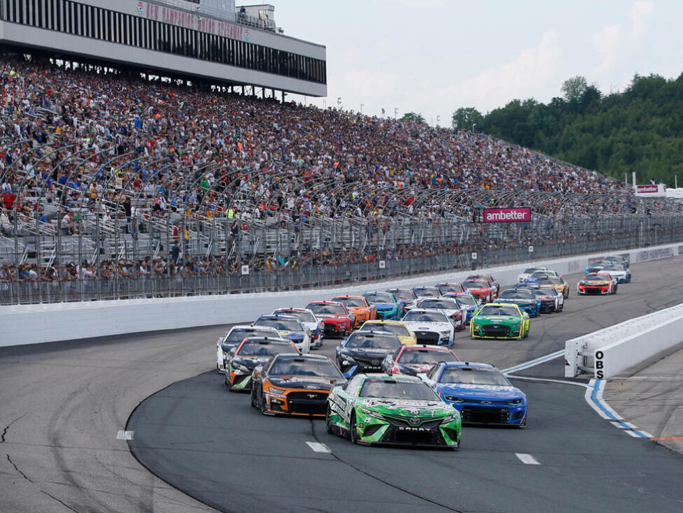 NASCAR-Action auf dem New Hampshire Motor Speedway in Loudon