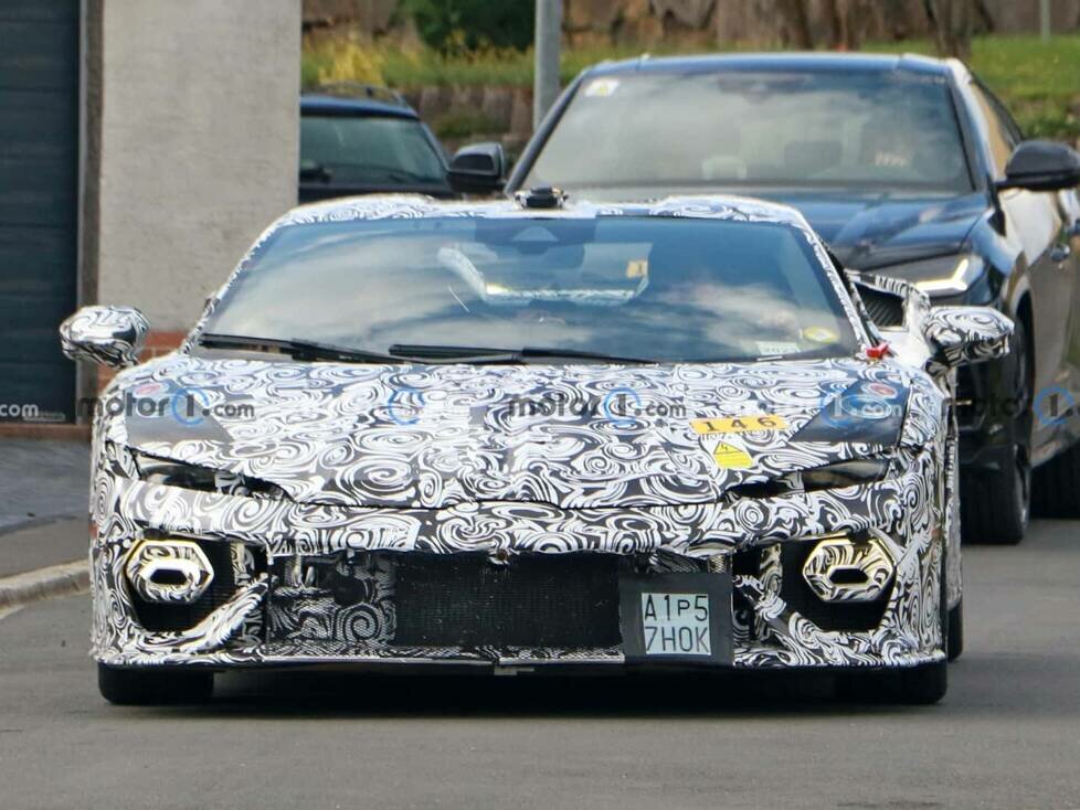 2025 Lamborghini Huracan replacement spy photo