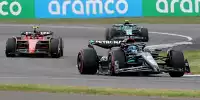 George Russell im Mercedes vor Carlos Sainz im Ferrari und Fernando Alonso im Aston Martin
