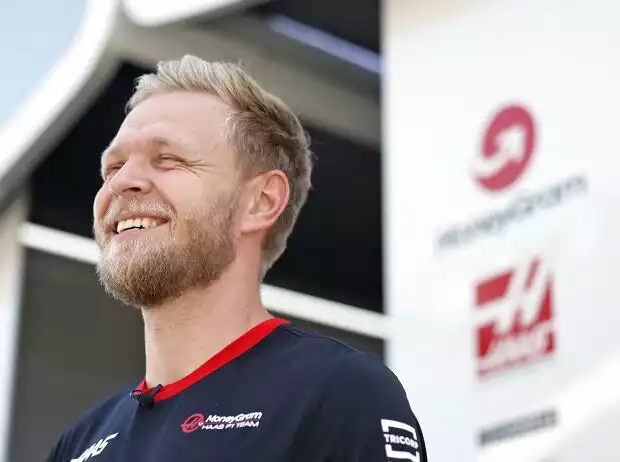 Titel-Bild zur News: Kevin Magnussen im Formel-1-Fahrerlager in Ungarn 2023