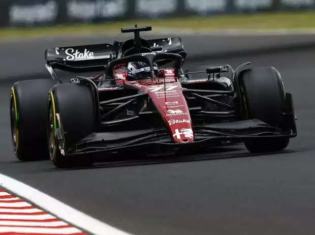 Valtteri Bottas im Alfa Romeo C43 im Freitagstraining in Ungarn 2023 Titel-Bild zur News: Valtteri Bottas im Alfa Romeo C43 im Freitagstraining in Ungarn 2023
