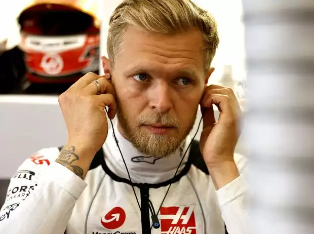 Kevin Magnussen in der Haas-Box beim Formel-1-Rennen in Ungarn 2023 Titel-Bild zur News: Kevin Magnussen in der Haas-Box beim Formel-1-Rennen in Ungarn 2023