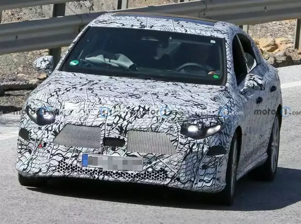 Mercedes-Benz CLA-Klasse (2024) als Erlkönig Titel-Bild zur News: Mercedes-Benz CLA-Klasse (2024) als Erlkönig