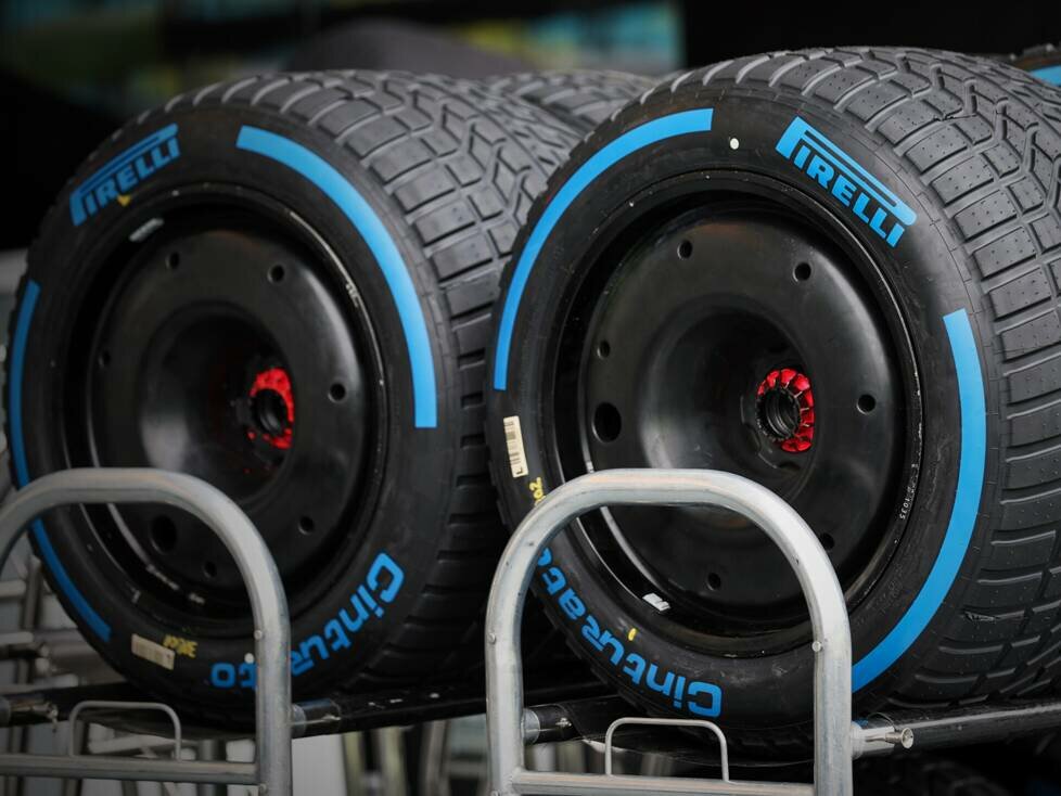 Pirelli-Regenreifen