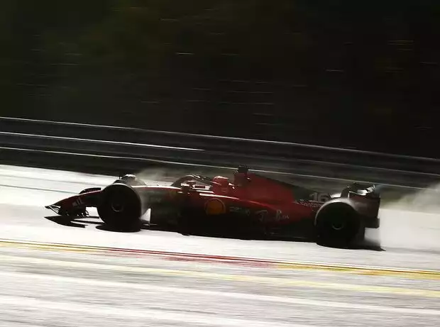 Charles Leclerc (Ferrari SF-23) beim Qualifying zum Formel-1-Rennen in Belgien 2023 Titel-Bild zur News: Charles Leclerc (Ferrari SF-23) beim Qualifying zum Formel-1-Rennen in Belgien 2023
